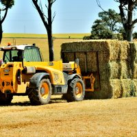 Stacking Bales the Ezy Way