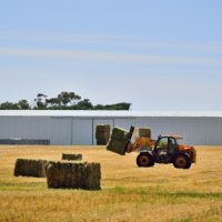 Stacking Bales the Ezy Way